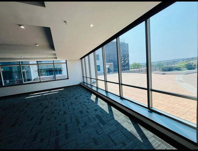 2,050M² OFFICE TO LET IN WATERFALL